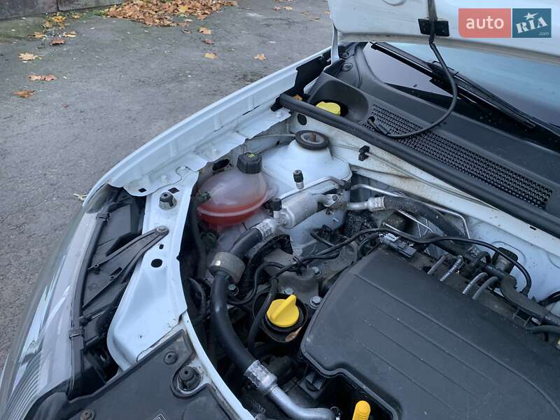 Седан Renault Logan 2016 в Львове фото 29 Седан Renault Logan 2016 в Львове