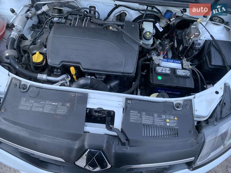 Седан Renault Logan 2016 в Львове фото 31 Седан Renault Logan 2016 в Львове