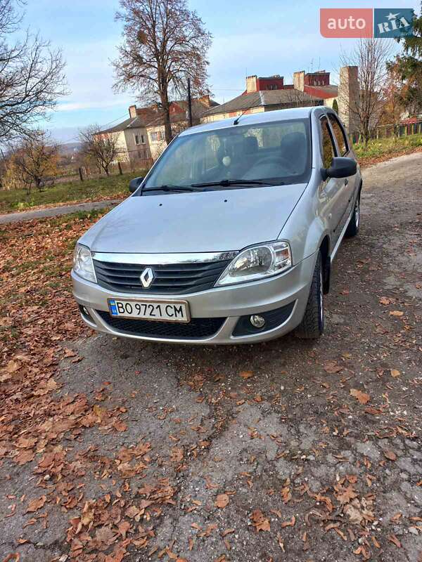 Седан Renault Logan 2012 в Тернополе