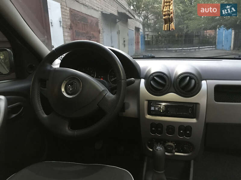 Седан Renault Logan 2011 в Запорожье