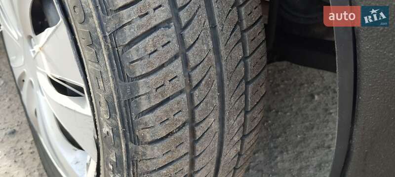 Седан Renault Logan 2011 в Днепре