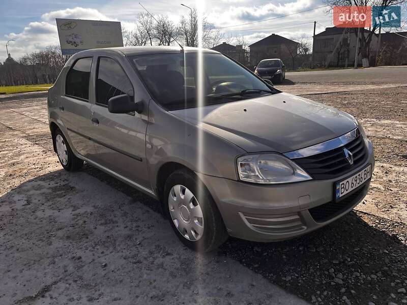 Седан Renault Logan 2010 в Залещиках