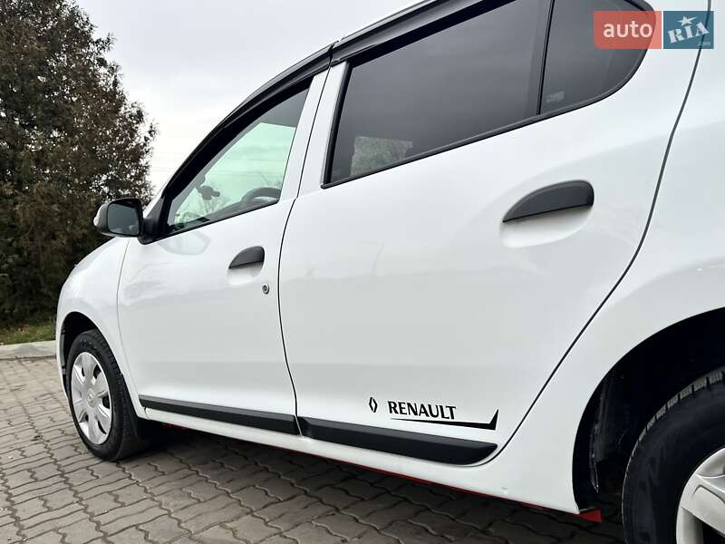 Седан Renault Logan 2017 в Львове