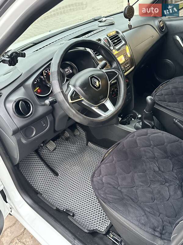 Седан Renault Logan 2017 в Львове