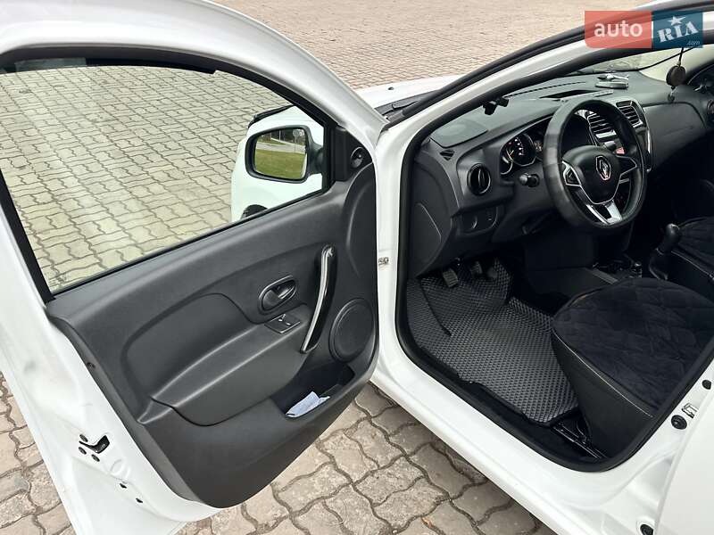 Седан Renault Logan 2017 в Львове