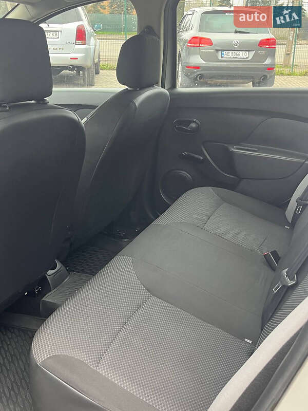 Седан Renault Logan 2013 в Кривом Роге