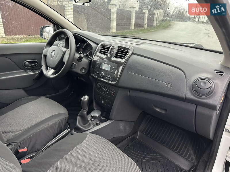 Седан Renault Logan 2013 в Прилуках