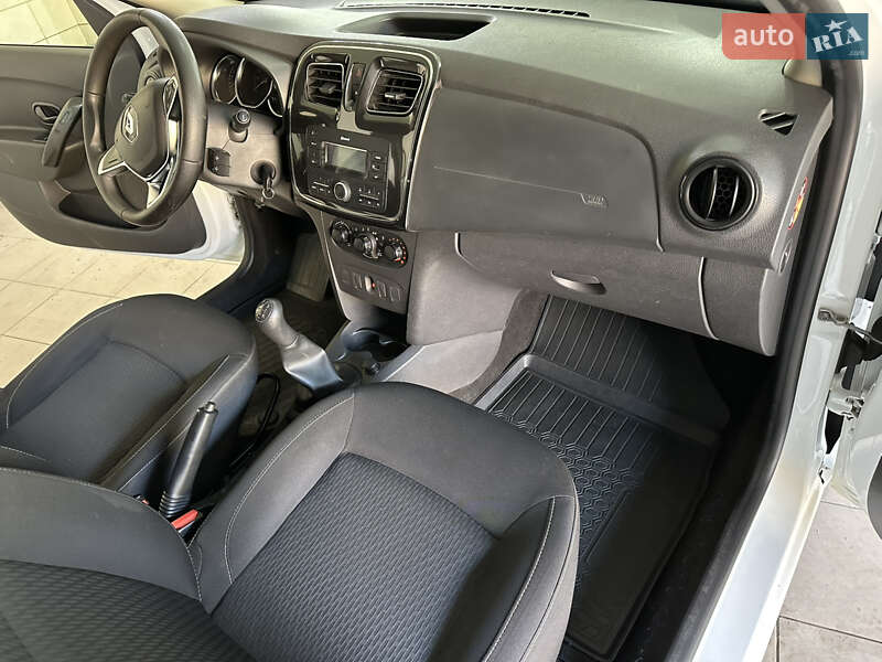 Універсал Renault Logan 2019 в Умані фото 23 Універсал Renault Logan 2019 в Умані