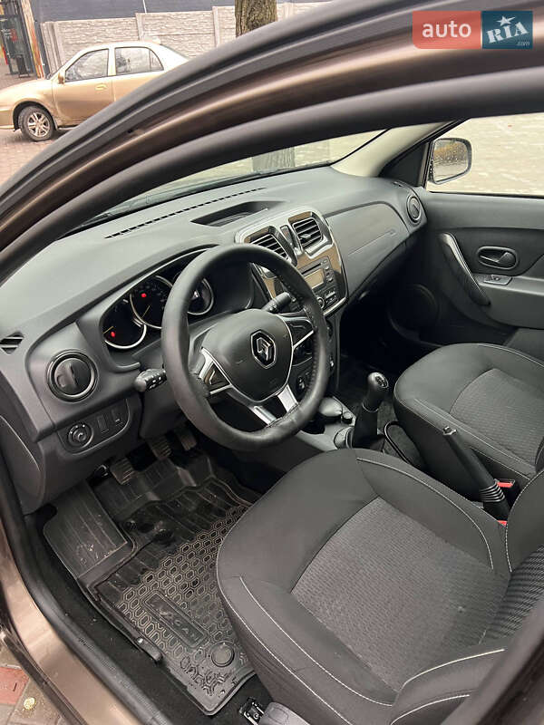 Седан Renault Logan 2017 в Запорожье