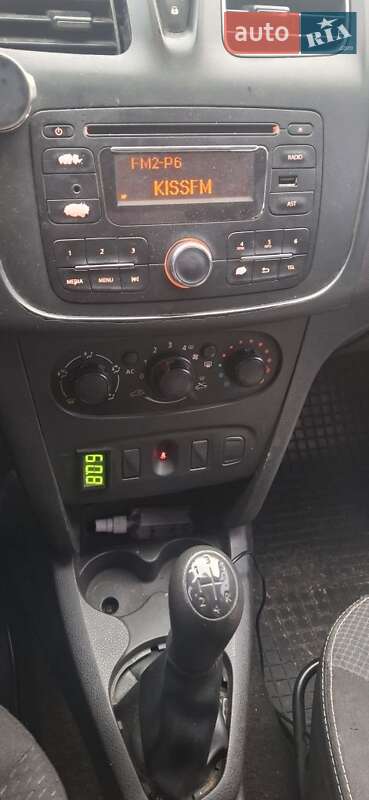 Седан Renault Logan 2013 в Киеве