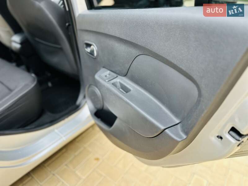 Седан Renault Logan 2018 в Одессе