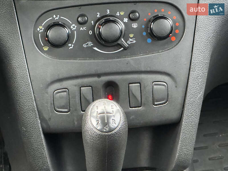 Седан Renault Logan 2019 в Києві