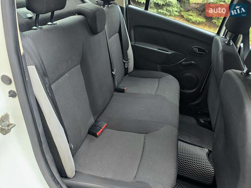 Седан Renault Logan 2013 в Харькове фото 18 Седан Renault Logan 2013 в Харькове