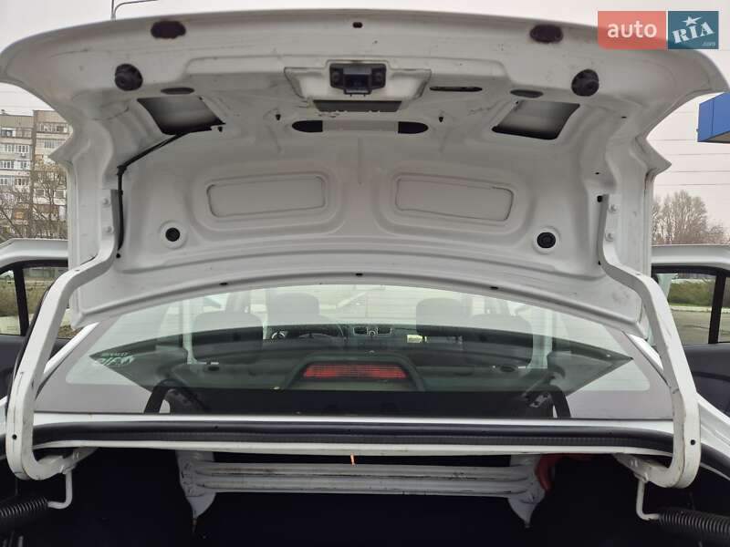 Седан Renault Logan 2016 в Запоріжжі фото 27 Седан Renault Logan 2016 в Запоріжжі