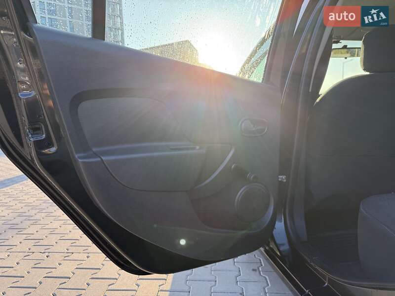 Седан Renault Logan 2014 в Львове фото 6 Седан Renault Logan 2014 в Львове