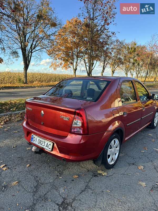 Седан Renault Logan 2012 в Володимирі