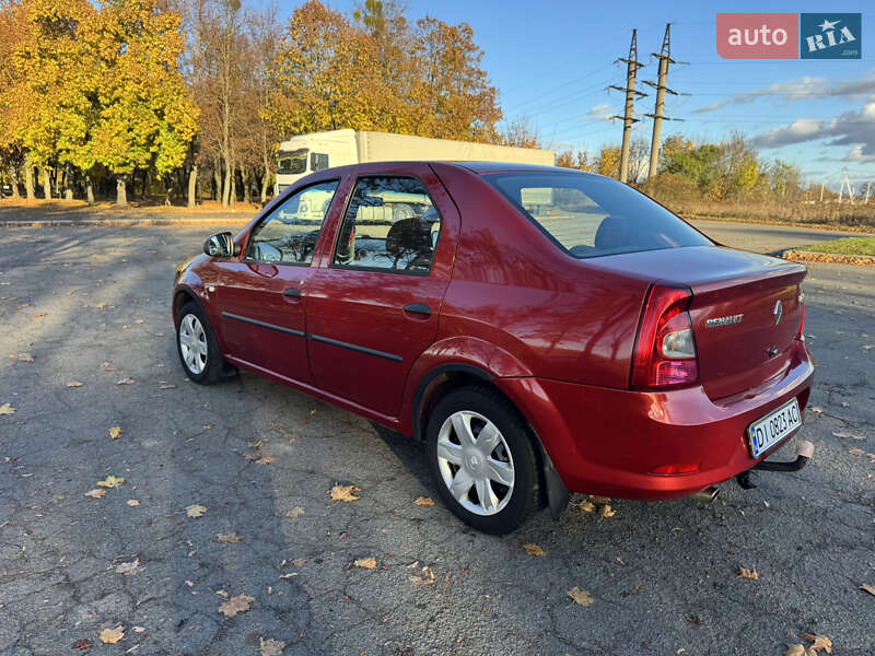 Седан Renault Logan 2012 в Володимирі