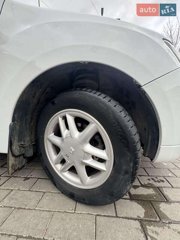 Седан Renault Logan 2015 в Черновцах фото 11 Седан Renault Logan 2015 в Черновцах