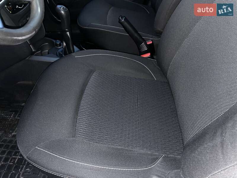 Седан Renault Logan 2017 в Чернигове