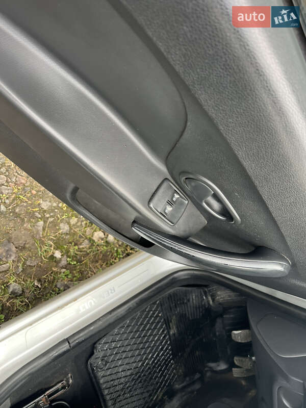 Седан Renault Logan 2013 в Львове фото 12 Седан Renault Logan 2013 в Львове