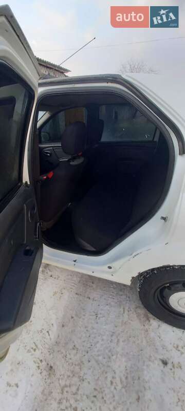 Седан Renault Logan 2012 в Шостке