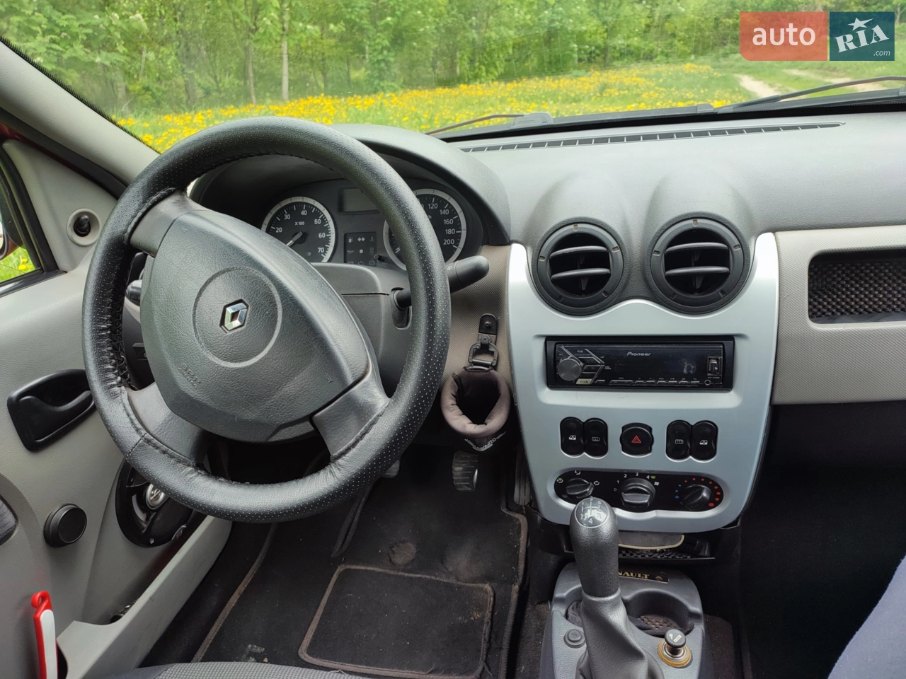 2010 Renault Logan - мініатюра 7