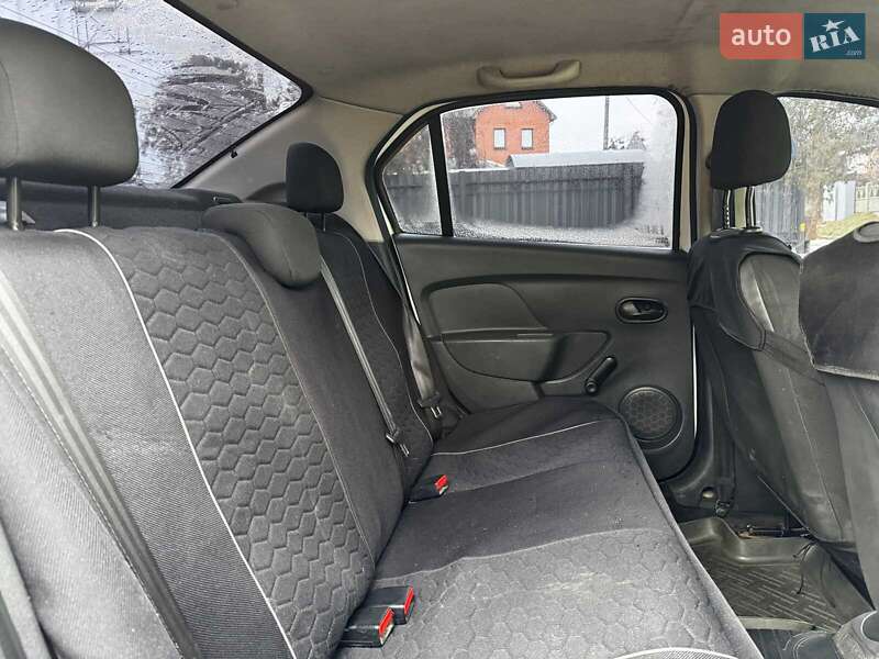 Седан Renault Logan 2015 в Киеве фото 22 Седан Renault Logan 2015 в Киеве