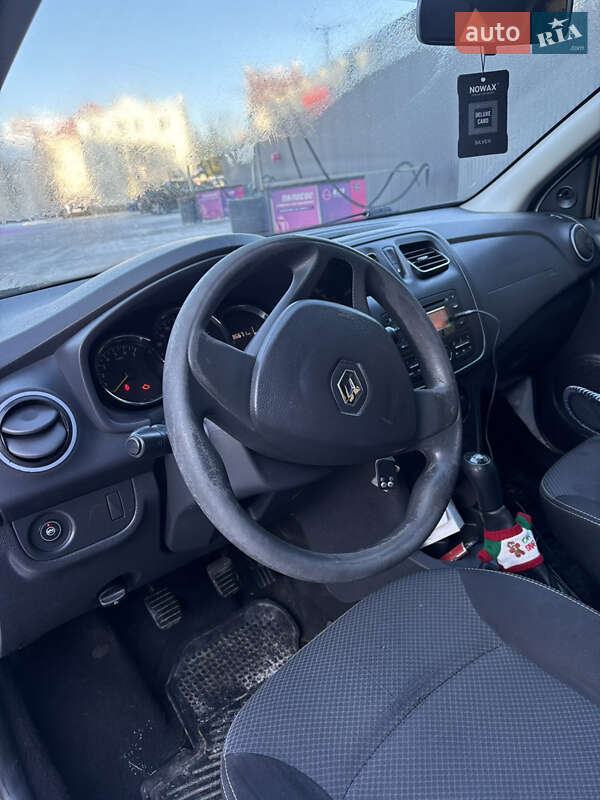 Седан Renault Logan 2016 в Львове