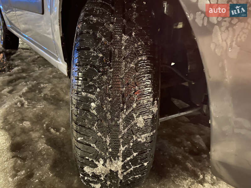 Универсал Renault Logan 2009 в Днепре