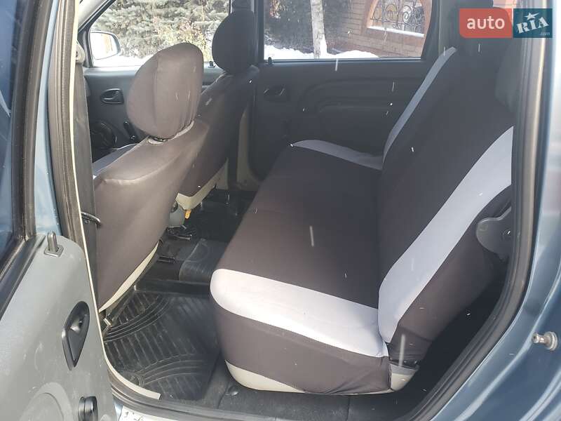 Универсал Renault Logan 2010 в Луцке