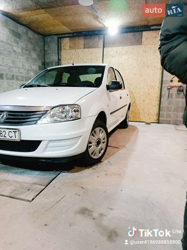 Седан Renault Logan 2012 в Тернополе