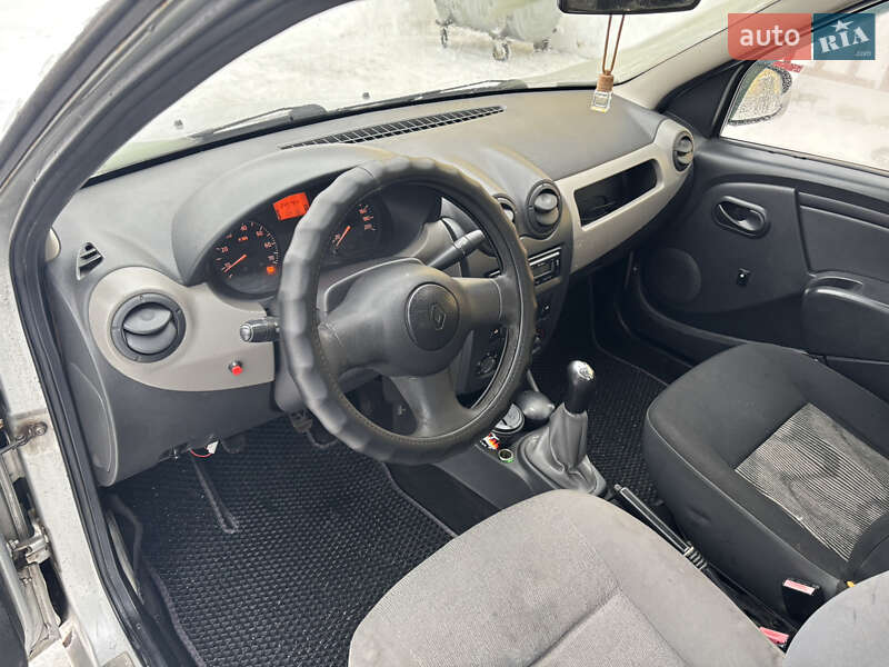 Седан Renault Logan 2010 в Чернигове