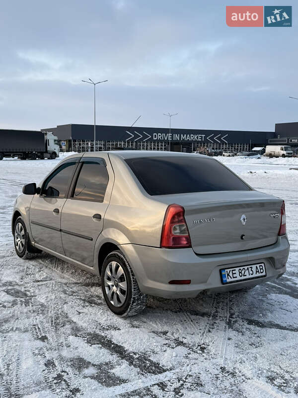 Седан Renault Logan 2010 в Днепре
