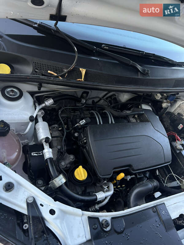 Седан Renault Logan 2016 в Дрогобыче фото 43 Седан Renault Logan 2016 в Дрогобыче