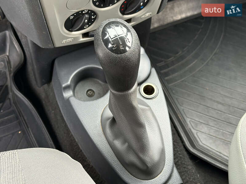 Универсал Renault Logan 2012 в Днепре фото 17 Универсал Renault Logan 2012 в Днепре