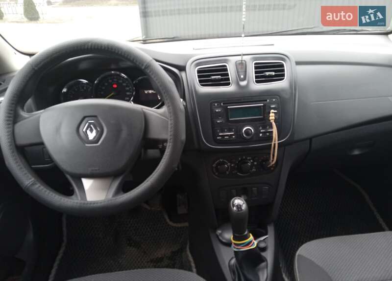 Седан Renault Logan 2013 в Львове