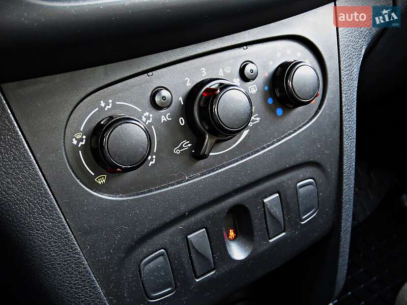 Седан Renault Logan 2013 в Черкасах