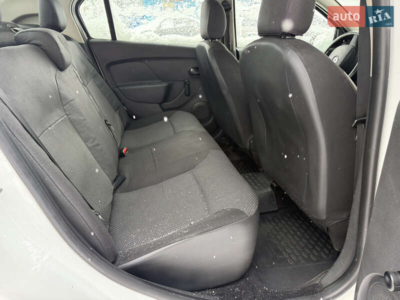 Седан Renault Logan 2016 в Києві