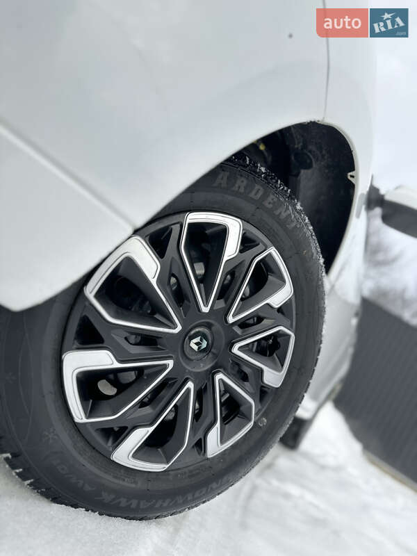 Седан Renault Logan 2016 в Дрогобичі