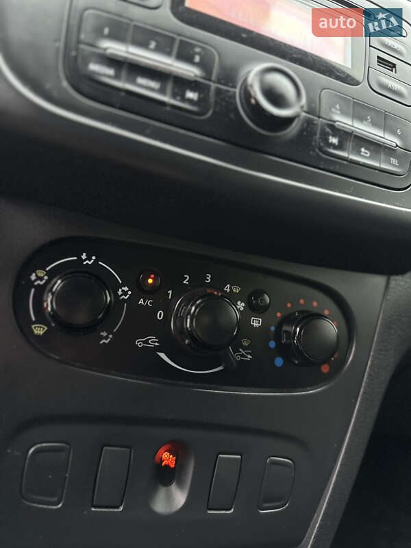 Седан Renault Logan 2016 в Дрогобичі