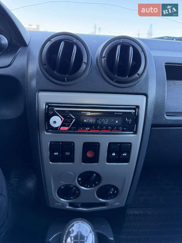 Универсал Renault Logan 2011 в Чернигове фото 19 Универсал Renault Logan 2011 в Чернигове