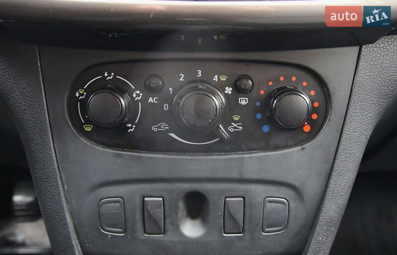 Седан Renault Logan 2013 в Харкові