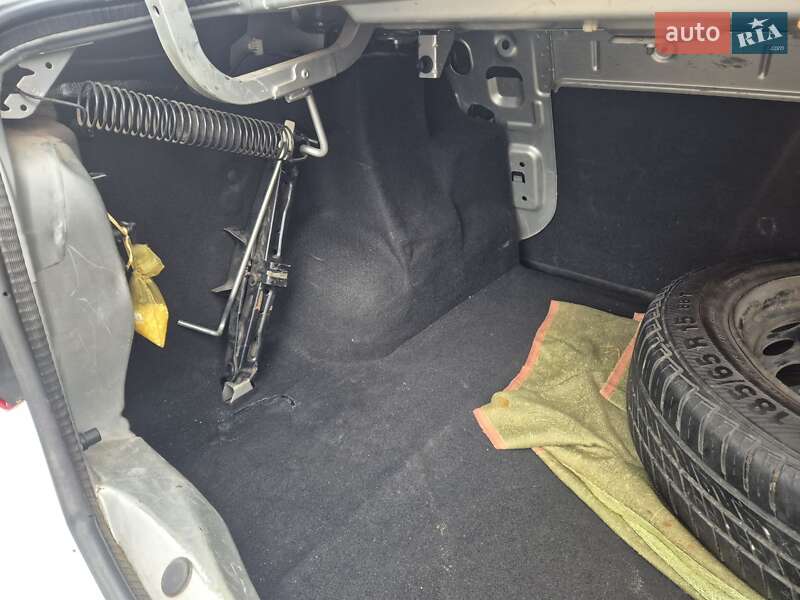 Седан Renault Logan 2013 в Новомосковську