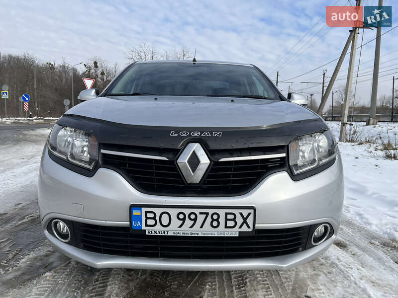 Седан Renault Logan 2013 в Львове