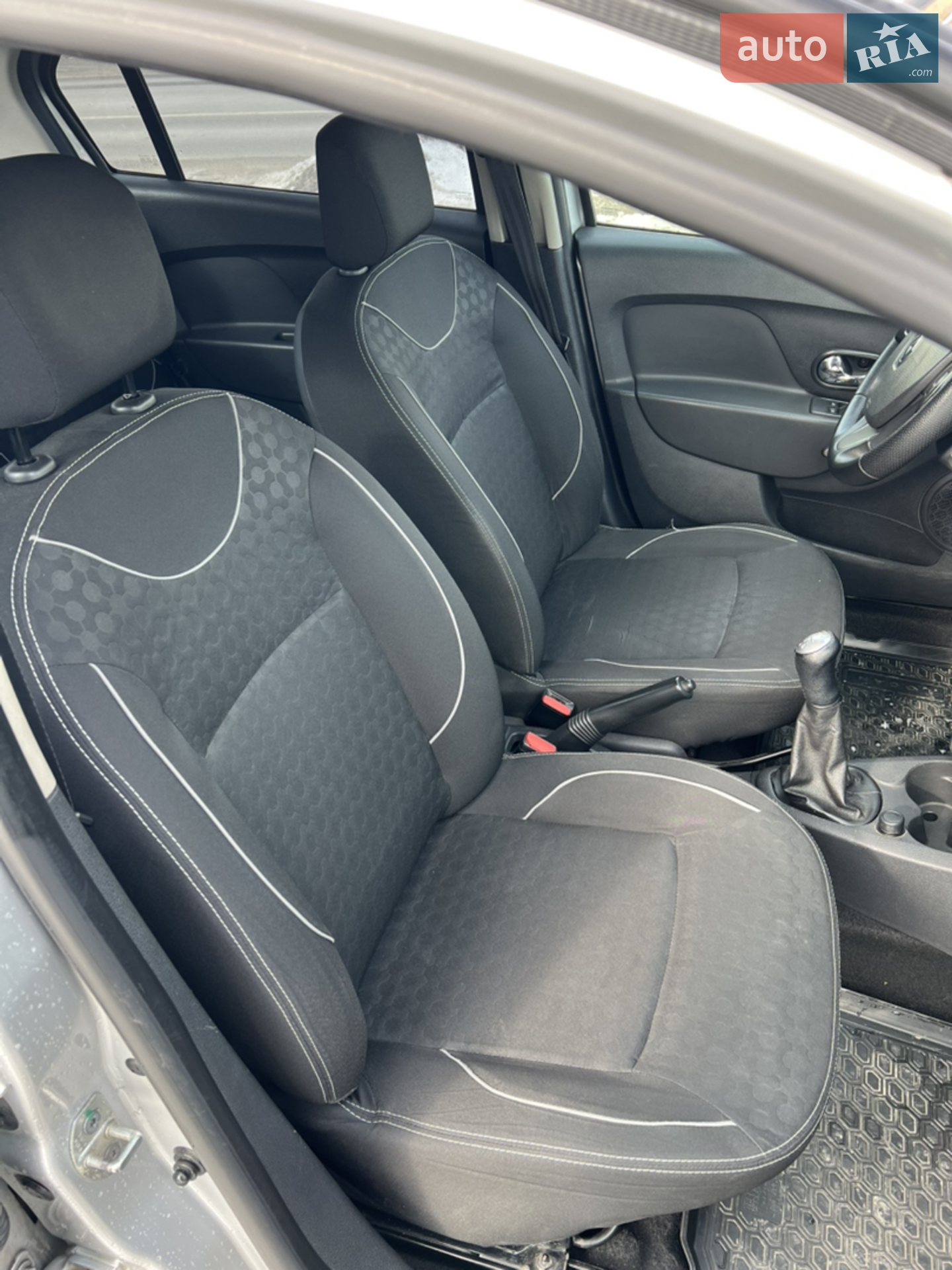 2013 Renault Logan - мініатюра 33