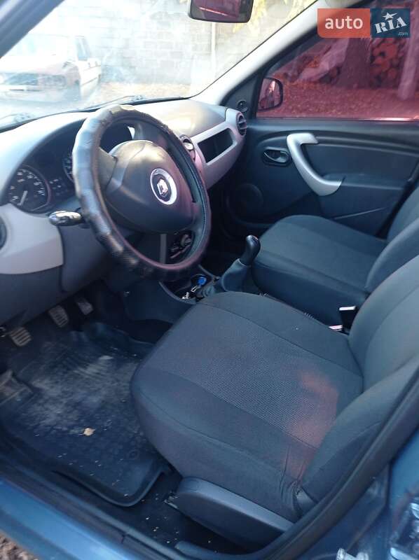 Седан Renault Logan 2010 в Первомайську