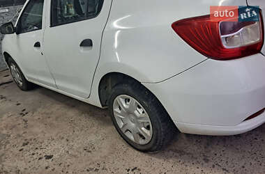 Седан Renault Logan 2016 в Львові