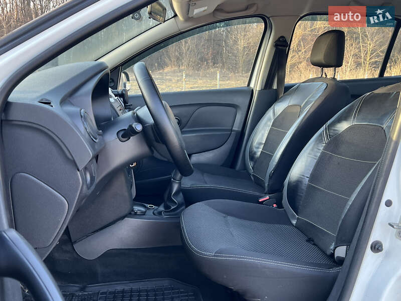 Седан Renault Logan 2015 в Львові фото 12 Седан Renault Logan 2015 в Львові