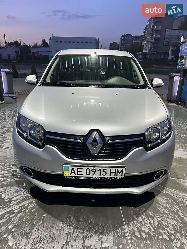 Renault Logan 2015