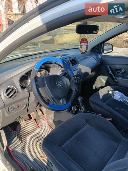 Седан Renault Logan 2015 в Киеве